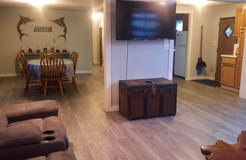Magnolia Bluffs House | Captain's Quarters- Clean, comfortable, convenient!