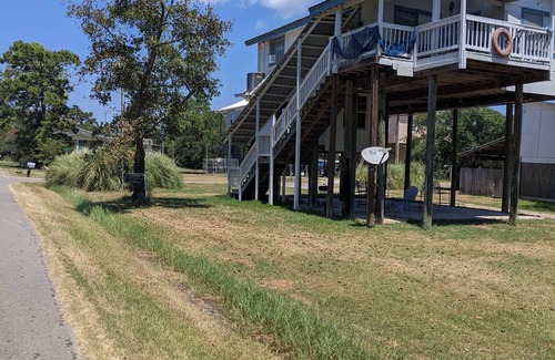Shoreline Park Cottage | Captain's quarters