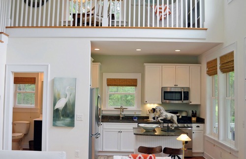 Johns Island Cottage | Captain's Quarters Charming 2-bedroom cottage in superb Johns Island