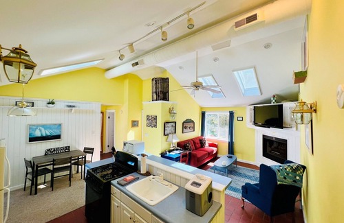 New Buffalo House | Captain Whittaker Suite 2 bedroom, 2 baths
