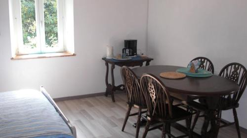 Saint-Priest-la-Plaine House | Captains Cabin, gite neuf dans ancienne maison campagne