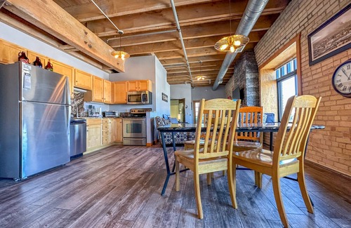 Canal Park Condo | Captains Canal Park Suite