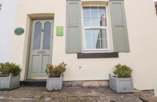 Whitby House | Captains Cottage