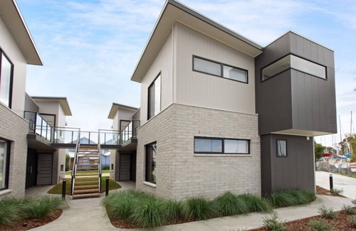 Paynesville Apartment | ⭐️CAPTAINS COVE LUXURY APARTMENTS 1ST FLOOR SPA DELUXE & FREE NETFLIX