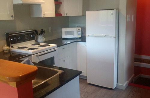 Newboro Villa | Captains Quarter in Newboro Ontario in the Heart of the Rideau