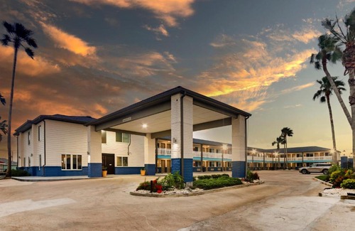 Old Town Hotel | Captains Quarters Inn