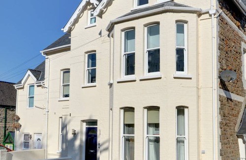 Hele Cottage | Captains View