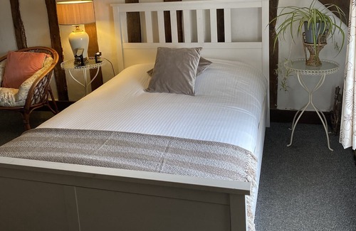Newmarket Apartment | Captivating 1-Bed Apartment in Newmarket