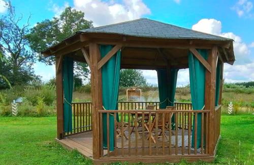 Brinkley House | Captivating 1-Bed Cabin in Newmarket
