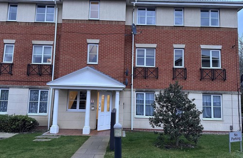 West Bromwich Apartment | Captivating 2-Bed Apartment in West Bromwich
