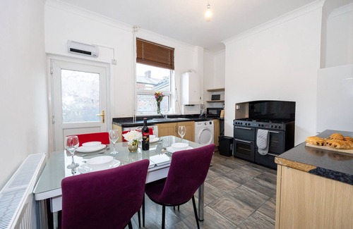 Blackburn House | Captivating 2-Bed House in Blackburn