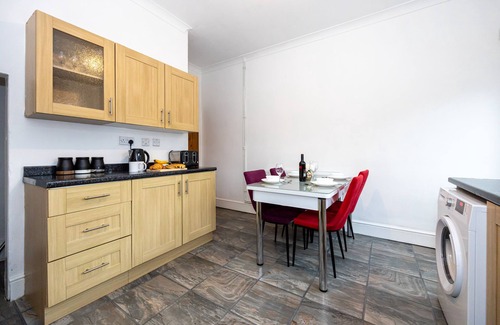 Blackburn House | Captivating 2-Bed House in Blackburn
