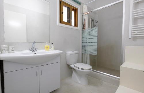 Agios Theodoros House | Captivating 2-Bed House