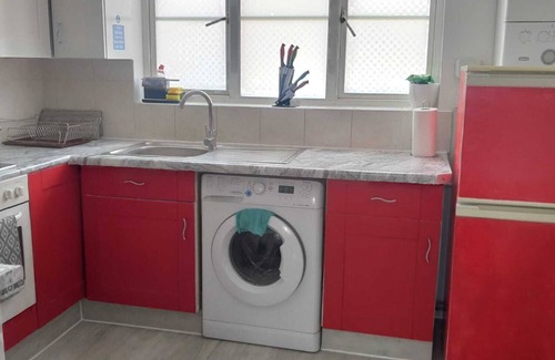 Chadwell Apartment | Captivating 3-Bed Apartment in Romford