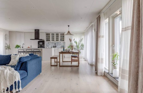 Halanda Villa | Captivating 3-bed Villa in Halanda With Lake View