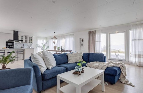 Halanda Villa | Captivating 3-bed Villa in Halanda With Lake View