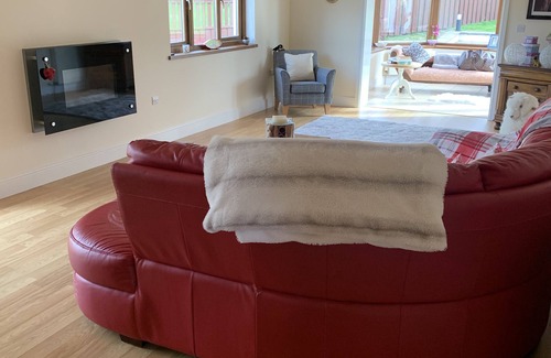 Pencader House | Captivating 4-bed House in West Wales