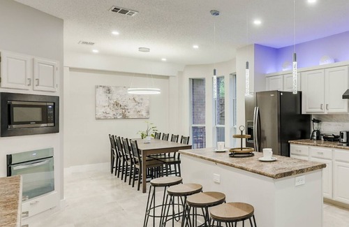 Mesquite House | Captivating 6BR/3B Home with Pool & Fire Pit