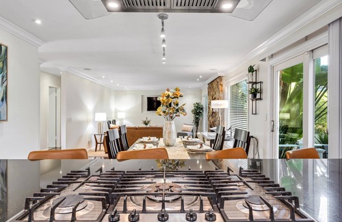 Novato House | Captivating Luxurious Retreat w/ Outdoor Patio