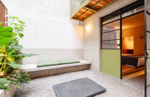 Hipodromo Apartment | Captivating studio w/terrace at Park Mexico - ChiCo