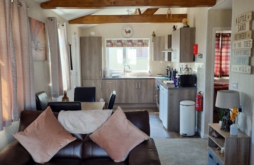 Bridlington Old Town Ski Chalet | Captivatingly Stunning 2-Bed Chalet in Bridlington