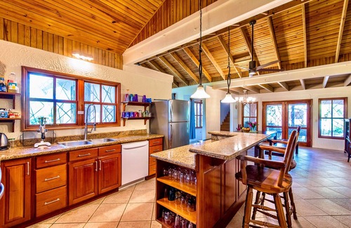 Gibson Bight Villa | Capture moments that matter-Family & couples friendly-Private pool-Ocean views