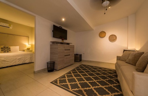 Centro Hotel | CAR 10BR Stunning Colonial Mansion + Free Bonus