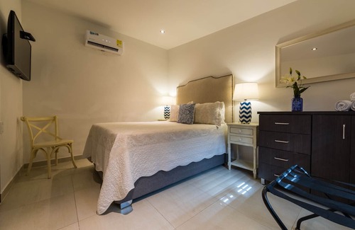 Centro Hotel | CAR 10BR Stunning Colonial Mansion + Free Bonus