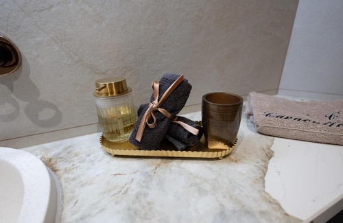 Saint-Etienne Bed & Breakfast | CARACALLA PRIVE - Chambres d'hôtes avec Piscine, Jaccuzi et Hammam privatifs
