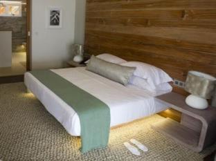Glacis Hotel | CaranaBeach