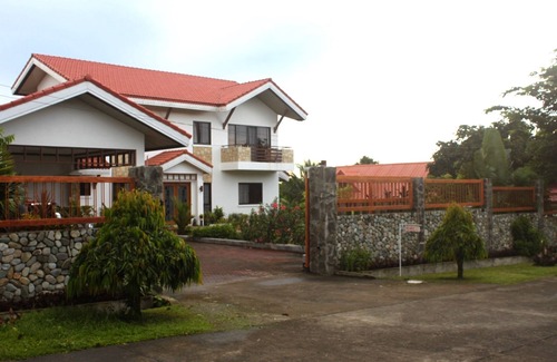 Indang Villa | CARASUCHI VILLA GARDEN