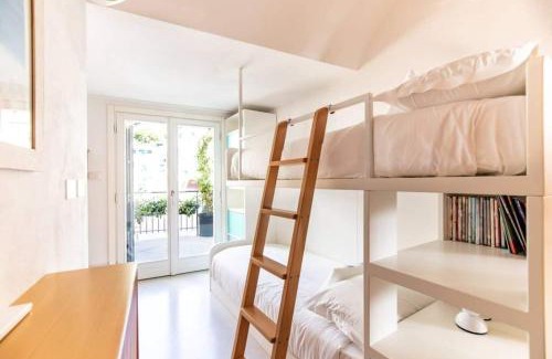 Vernazza Apartment | Carattino 12 Idyllic Seafront Retreat