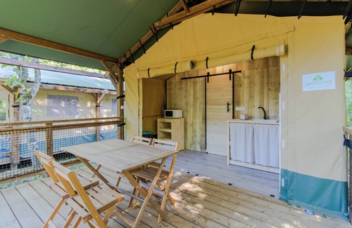 Saint-Martial-de-Nabirat RV Rental | Caravan 'Tente Lodge' with Shared Pool, Private Terrace and Wi-Fi