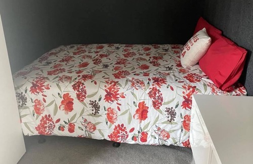 Greenlane - Ellerslie House | Caravan Accommodation Fully Furnished Wifi , Power, Water Clean and comfortable