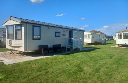 Mablethorpe and Sutton Ski Chalet | caravan escape at happy days mablethorpe