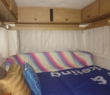 Rat Burana Hotel | Caravan Hotel have TV & Netflix