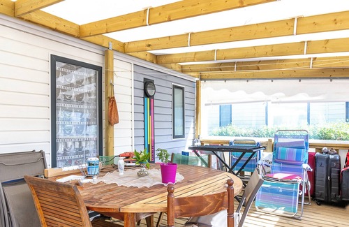 Saint-Hilaire-de-Riez RV Rental | Caravan 'Mobil Home 6 Personnes' with Shared Pool and Private Terrace