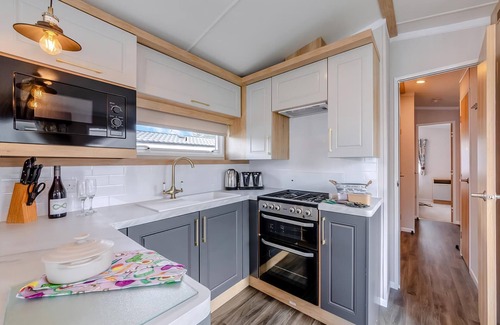 Waren Mill House | Caravan with one double and one twin.