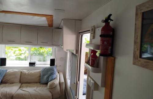 Beniajan House | Caravana en la huerta