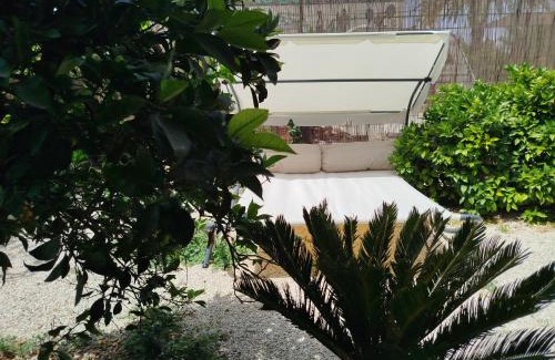 Beniajan House | Caravana en la huerta