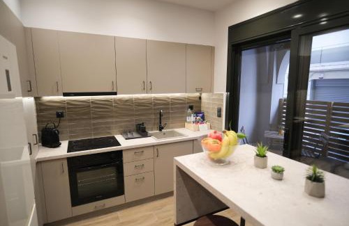 Nea Ionia Apartment | Caravin Wanderhome Nea Ionia, 5 min from Metro station