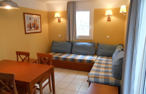 Maubuisson Apartment | Carcans Maubuisson Lacanau Gironde holiday apartment with pool