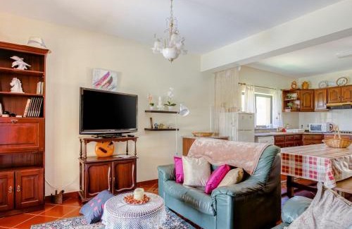 Camparca House | Carcavelos Villa with Pool
