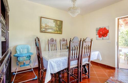 Camparca House | Carcavelos Villa with Pool