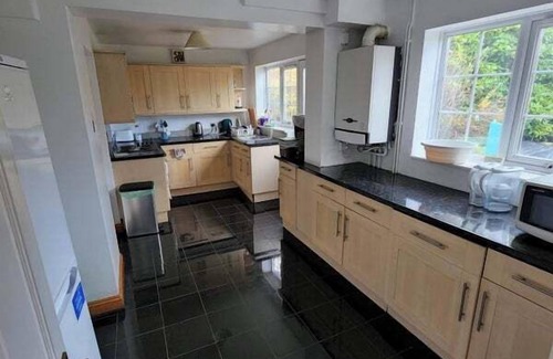Atlantic Wharf House | Cardiff 3Bed House-FreeParking-15MinWalkToStadium