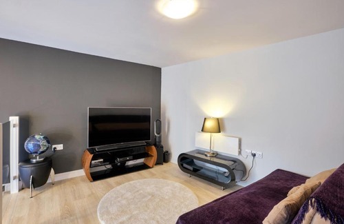 Butetown Apartment | Cardiff Bay Apartment