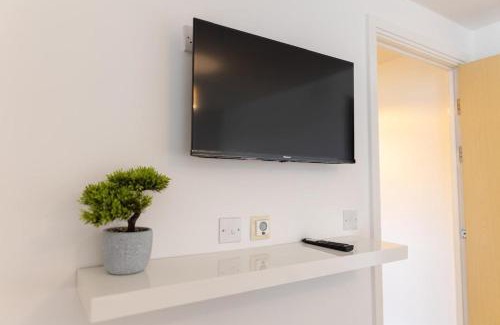 Atlantic Wharf Apartment | Cardiff Bay Retreat 2 Bed Apartment Free Parking