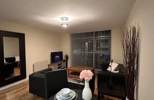 Atlantic Wharf Apartment | Cardiff City Center - with Parking