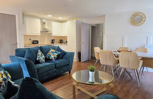 Century Wharf Apartment | Cardiff flat with roof-terrace