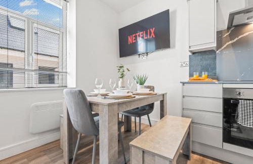 Roath Apartment | Cardiff Luxe Flats with Spa Facilities